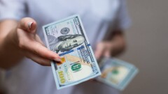Сколько стоят доллар, евро и рубль в обменниках Казахстана 1 июня