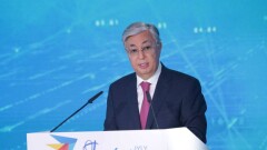 Токаев: Недопустимо превращать язык и межэтнические отношения в политический инструмент