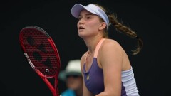 Елена Рыбакина проиграла в 1/8 финала Уимблдона второй сеяной турнира Арине Соболенко