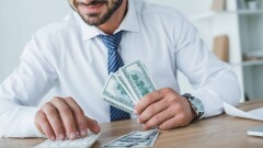 Почему Halyk Bank и Bank RBK выплатят дивиденды, несмотря на ограничения для банков, получивших господдержку
