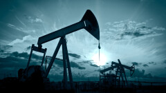 Цена на нефть Brent превысила отметку в 57 долларов за баррель впервые с февраля 2020 года