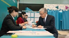 Касым-Жомарт Токаев проголосовал на выборах депутатов мажилиса и маслихатов