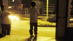 В Нур-Султане оставленные ночью без присмотра дети вышли на улицу в поисках еды