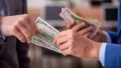 Сколько стоит доллар на бирже и в обменниках Казахстана 28 сентября