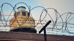 Хотел помириться с сестрой: Верховный суд отменил обвинительный приговор заключённому за побег