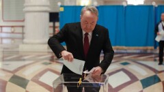 Нурсултан Назарбаев проголосовал на выборах депутатов мажилиса и маслихатов