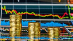 Курс доллара опустился ниже отметки в 425 тенге на фоне дорожающей нефти. Обзор рынка