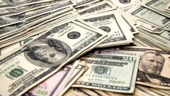 Доллар отыграл резкое падение к тенге на бирже