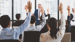 В Узбекистане депутаты смогут выносить вотум недоверия хокиму