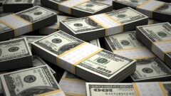 Доллар подешевел сразу на 12 тенге на бирже