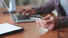 Депутаты предложили уведомлять родителей студентов, что их дети берут микрокредиты
