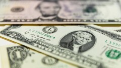 Тенге немного отыграл падение к доллару на бирже