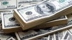 Курс доллара снизился на бирже ещё на 4,5 тенге перед выходными