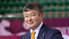 "Не подходите ко мне с такими вопросами". Депутат Турлыханов отказался комментировать проблему бытового насилия