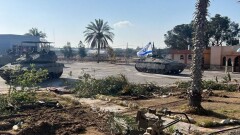 Армия Израиля атаковала Рафах и захватила КПП на границе с Египтом. СМИ сообщают о гибели мирных жителей