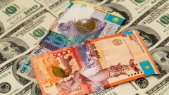 Курс доллара вырос на 2 тенге на бирже 17 декабря