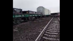 Вагоны грузового поезда сошли с рельсов в Актюбинской области