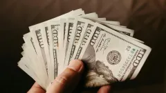 Курс доллара вырос к тенге на бирже 15 июня