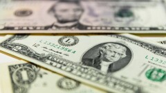 Курс доллара продолжает снижаться: ещё минус 2 тенге на бирже