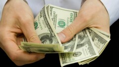 Курс доллара к тенге снизился на биржевых торгах