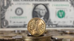 Курс доллара вырос на бирже на 2 тенге перед выходными