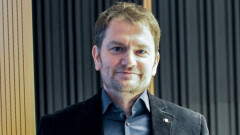 Премьер Словакии, от которого требовали отставки из-за закупки "Спутник V", предложил главе Минфина обмен должностями