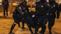 Правозащитники сообщили о задержании 1377 человек в России в день суда над Навальным