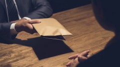 Миллион за продление трудового договора: в чём подозревают главу управления культуры Шымкента