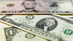 Тенге укрепился к доллару на бирже в преддверии своего дня рождения