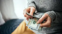 Курс доллара вырос к тенге на бирже 7 августа