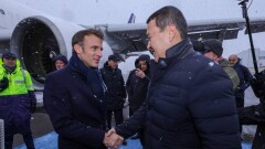 Президент Франции Эмманюэль Макрон прибыл в Казахстан