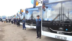 Первый этап обновления автопарка: в "Казахмысе" заменили 90 автобусов для перевозки работников