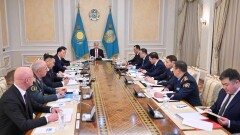 Дать объективную оценку актуальным вызовам и угрозам поручил Токаев на заседании Совбеза