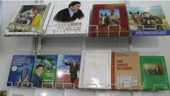 В туркменском вузе студентам, которые не носят с собой книгу президента, угрожают отчислением