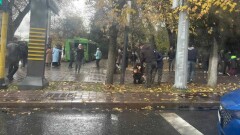 Крупное ДТП в Алматы: два автобуса столкнулись, один из них выехал на территорию сквера