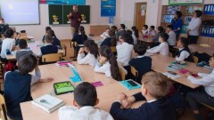 В Минпросвещения утвердили решение о продлении учебного года на две недели