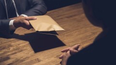 Лжегенерал обещал оправдательный приговор подсудимому за взятку в 10 млн тенге