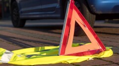 Водителю стало плохо за рулём: в Алматы автомобиль врезался в попутку, а после – в дерево