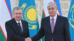 Токаев поздравил Мирзиёева с Днём независимости Узбекистана