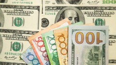 Курс доллара в Казахстане упал до 470 тенге