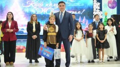 В каких регионах дети получили по 120–150 тысяч тенге на президентской ёлке