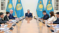 Пожар в "Аккенте", мутная вода и нагрузка на клиники. Какие поручения дал Токаев в Алматы