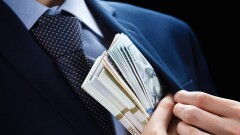 Руководство управления земельных отношений Шымкента подозревают в получении взяток