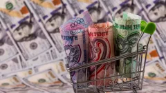 Резкое падение доллара к тенге объяснили финансисты