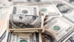 Курс доллара снизился на 1 тенге на бирже перед праздничными выходными