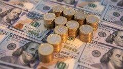 Курс доллара снизился ещё на 1,5 тенге на бирже