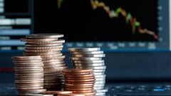 Цены на золото выросли впервые за три торговые сессии. Стоит ли вкладывать в драгметалл