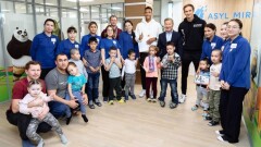 Джокович, Алькарас, Медведев и Оже-Альяссим посетили аутизм-центр в Астане