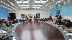 События в Венесуэле: и. о. президента провела первое совещание, Трамп грозит новыми ударами, ЕС сделал заявление