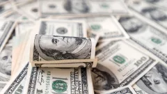 Курс доллара упал ниже отметки в 495 тенге на бирже перед праздничными выходными